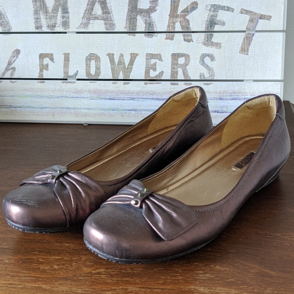 Ecco brown metallic flats size 11/42